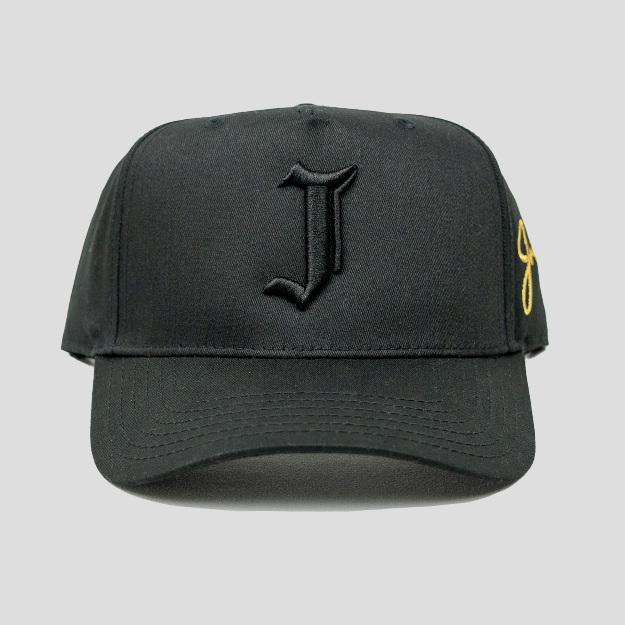 "J" Signature Snapback Hat (BLACK/BLACK)
